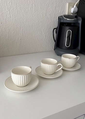 Beyaz Seramik Fincan ve Tabağı Seti - Görsel 2