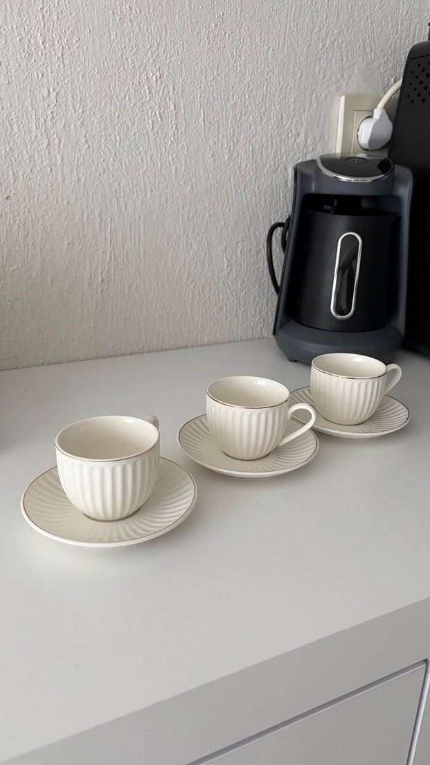 Beyaz Seramik Fincan ve Tabağı Seti - Görsel 2