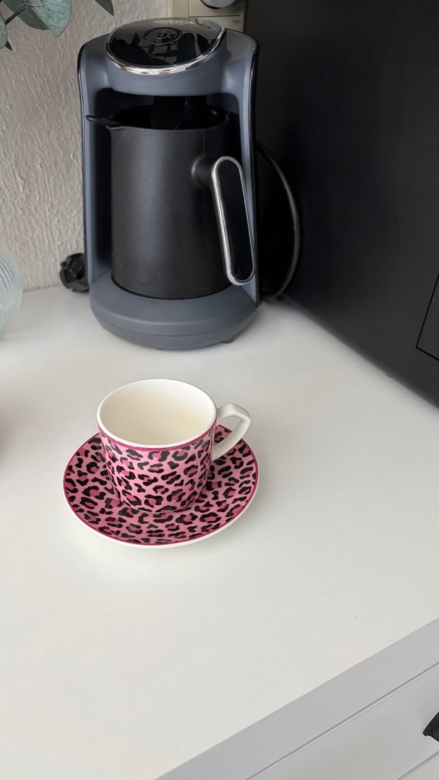 Pembe Leopar Desenli Kahve Fincanı ve Tabağı - Görsel 2