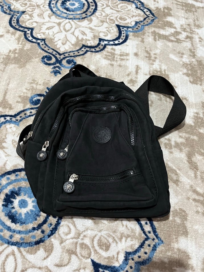 Kadın Siyah Fermuarlı Sırt Çantası - Görsel 2