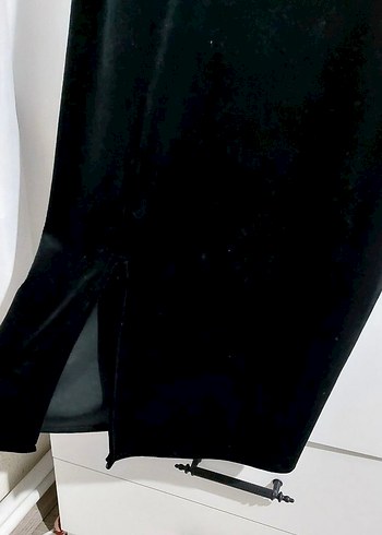 Siyah V Yaka Drapeli Midi Elbise - Görsel 5