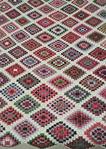 Desenli Çok Renkli Örgü Battaniye - Görsel 9