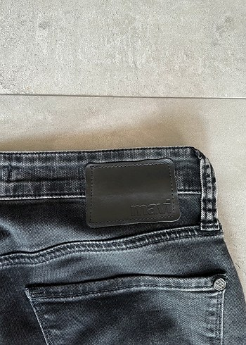 29 Beden Mavi James Siyah Yırtık Detaylı Skinny Jean (Beden 29/32)