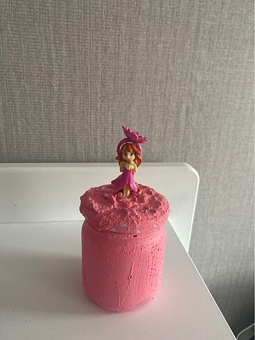 Pembe kavanoz