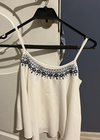 Nakışlı Beyaz Mini Straplez Bluz