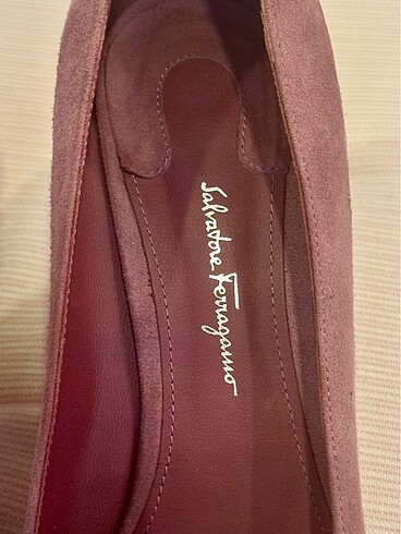 39 Beden Salvatore Ferragamo süet topuklu ayakkabı ? 8.5 beden