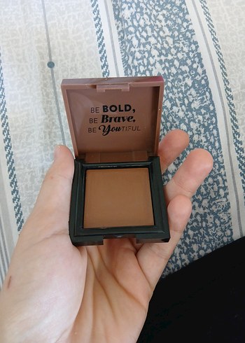 Beden Renk Pastel Krem Allık ve Dudak Dolgunlaştırıcı
