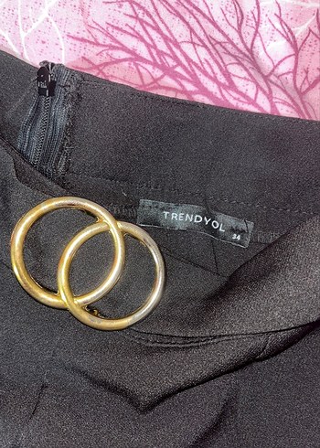 Tokalı Siyah Yüksek Bel Mini Şort - Görsel 3