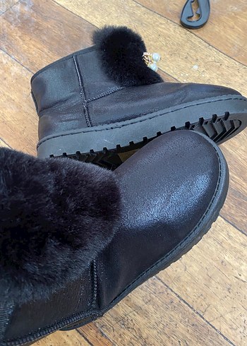 Ugg Siyah Deri Kürklü Dolgu Topuk Bot