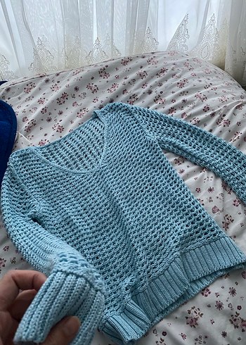 Mavi V Yaka Örgü Kadın Kazak - Görsel 4