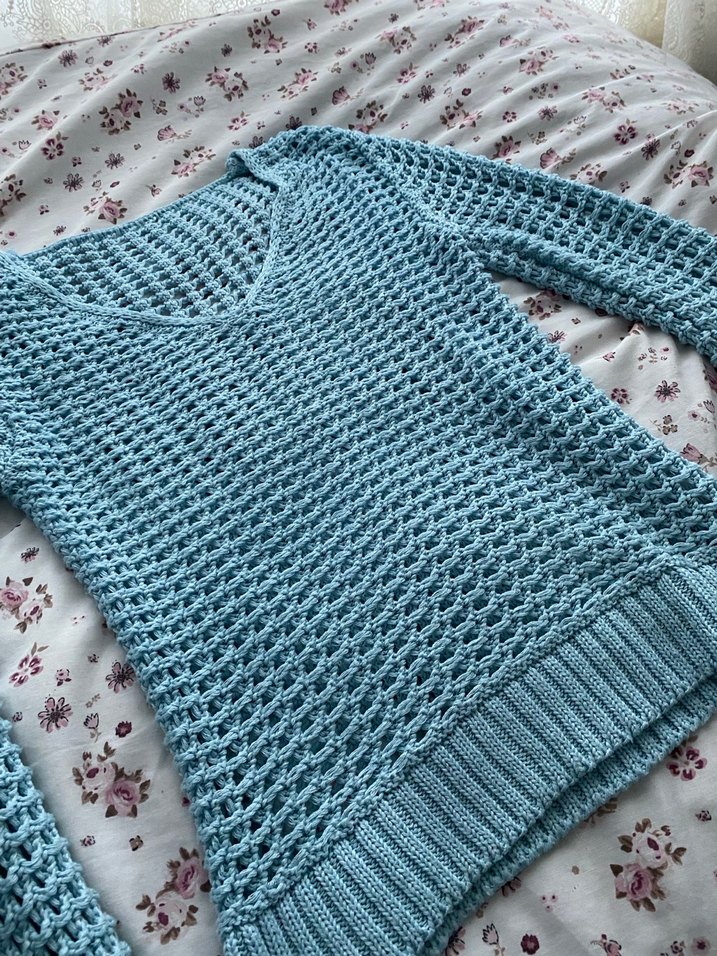 Mavi V Yaka Örgü Kadın Kazak - Görsel 3