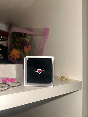 Pandora kırmızı kalp yüzük