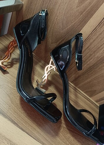 Yves Saint Laurent Yves Saint Laurent ayakkabı