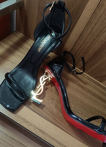 39 Beden siyah Renk Yves Saint Laurent ayakkabı