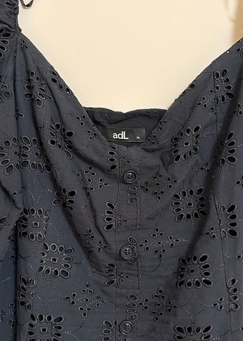 Siyah Nakışlı V Yaka Mini Elbise - Görsel 3