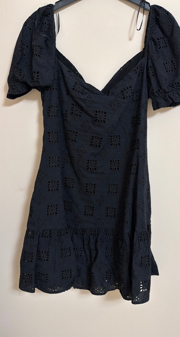 Siyah Nakışlı V Yaka Mini Elbise - Görsel 4