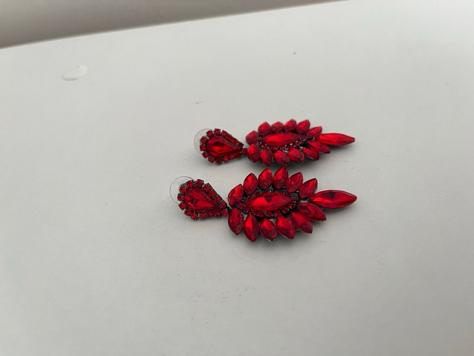 Kırmızı Taşlı Gösterişli Kadın Küpe - Görsel 4