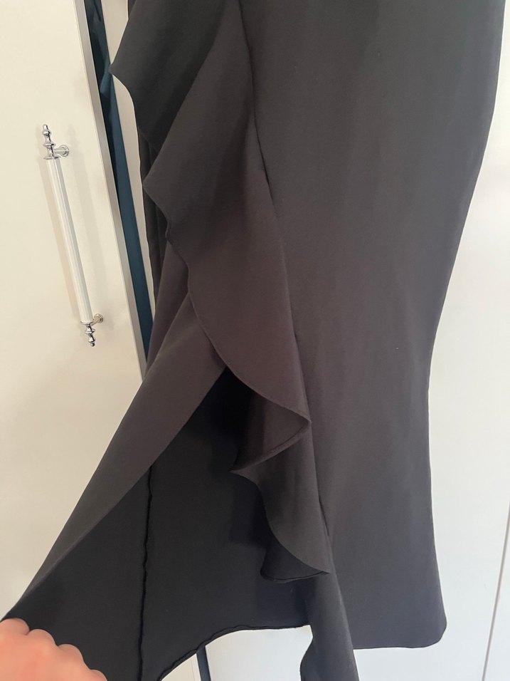 Siyah Drapeli Uzun Gösterişli Kadın Elbise - Görsel 3