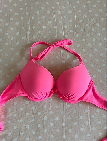 Penti bikini üstü