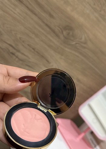 Yves Saint Laurent Parlak Pembe Allık - Görsel 4