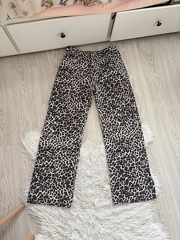 Zara Leopar jean