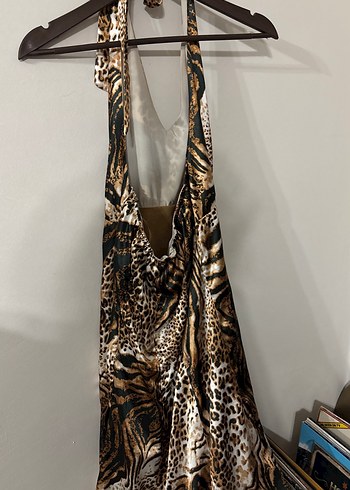 Leopar Desenli Uzun Saten Elbise Sırtı Açık - Görsel 3