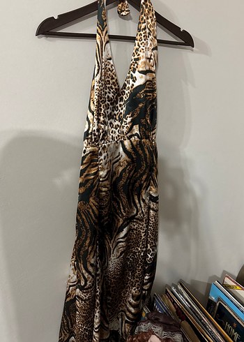 Leopar Desenli Uzun Saten Elbise Sırtı Açık - Görsel 2