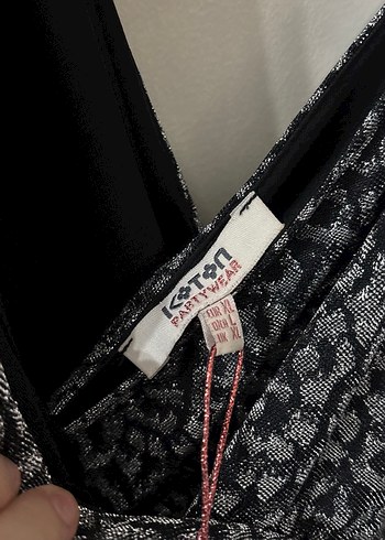 Drapeli V Yaka Kısa Gri Desenli Elbise - Görsel 4