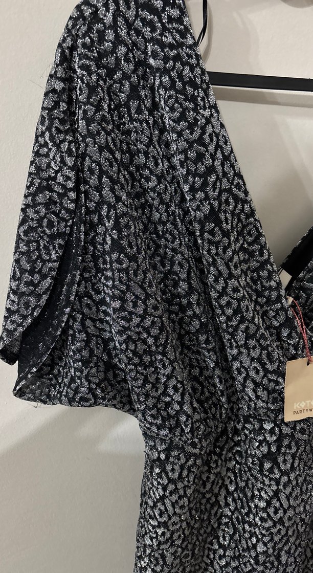 Drapeli V Yaka Kısa Gri Desenli Elbise - Görsel 2