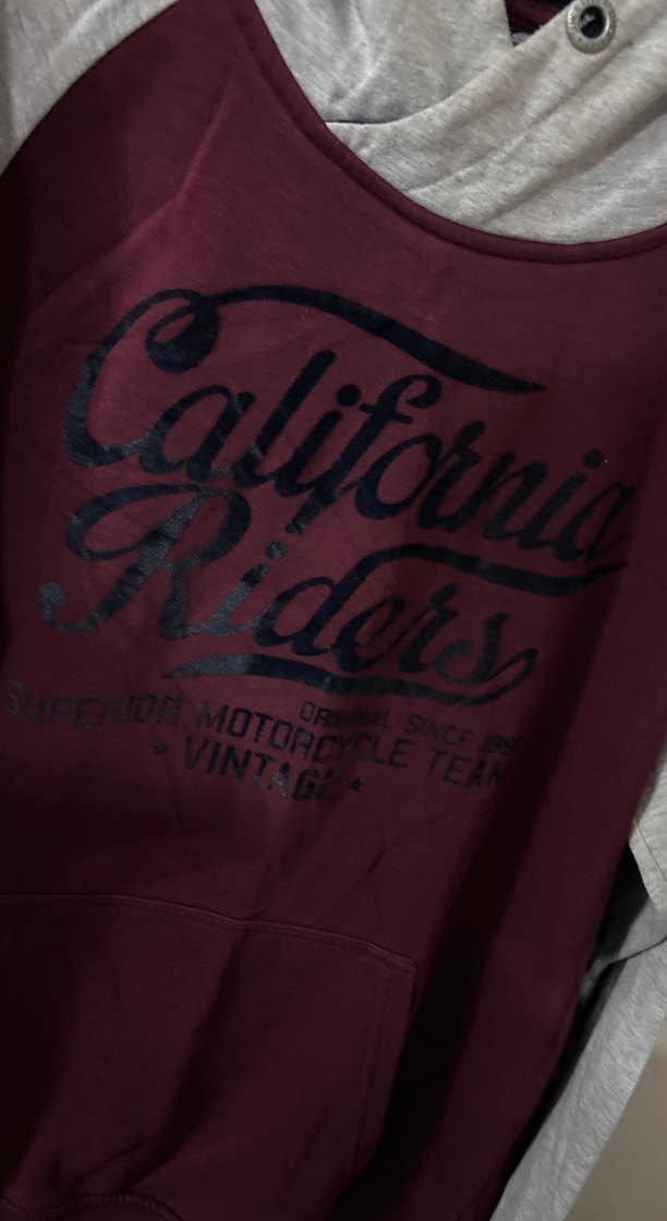 Gri ve Bordo Kapüşonlu Sweatshirt - Görsel 2