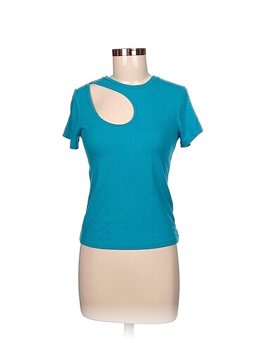 Koton T-shirt %70 İndirimli.