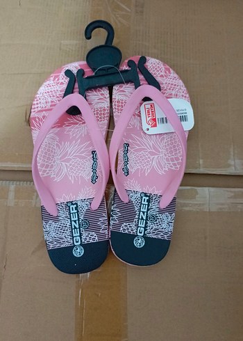 Pembe Desenli Kadın Terlik