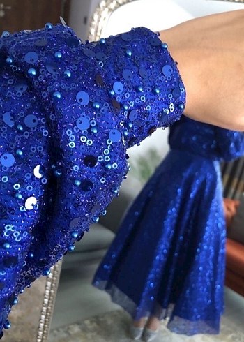 Uzun Kollu Parlak Mavi Abiye Elbise - Görsel 3