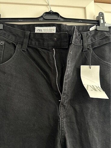 46 Beden siyah Renk Zara pantolon