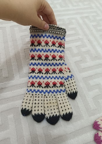 Renkli Nakışlı Örgü Eldiven - Görsel 2