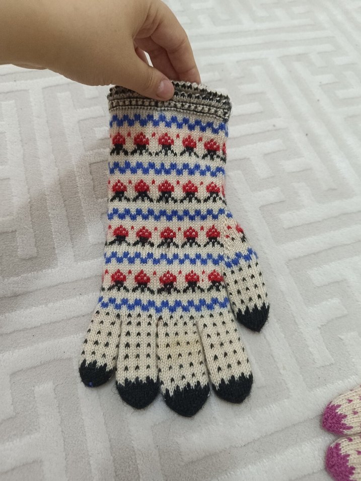 Renkli Nakışlı Örgü Eldiven - Görsel 2