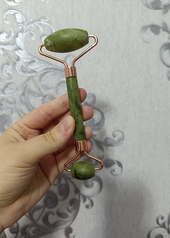 Doğal Yeşil Taş Yüz Masaj Aleti - Görsel 2