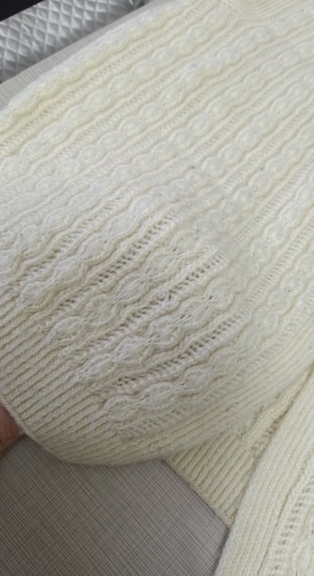 Beyaz Örgü Kadın Kolsuz Mini Yelek - Görsel 3