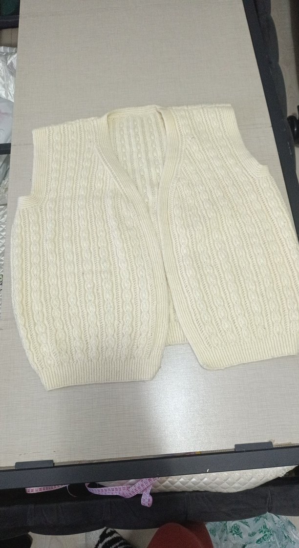 Beyaz Örgü Kadın Kolsuz Mini Yelek - Görsel 2