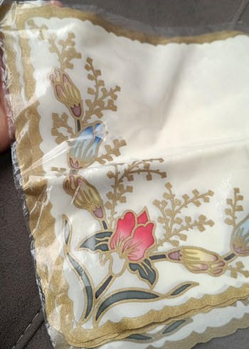 Nakışlı Beyaz Masa Örtüsü - Görsel 2