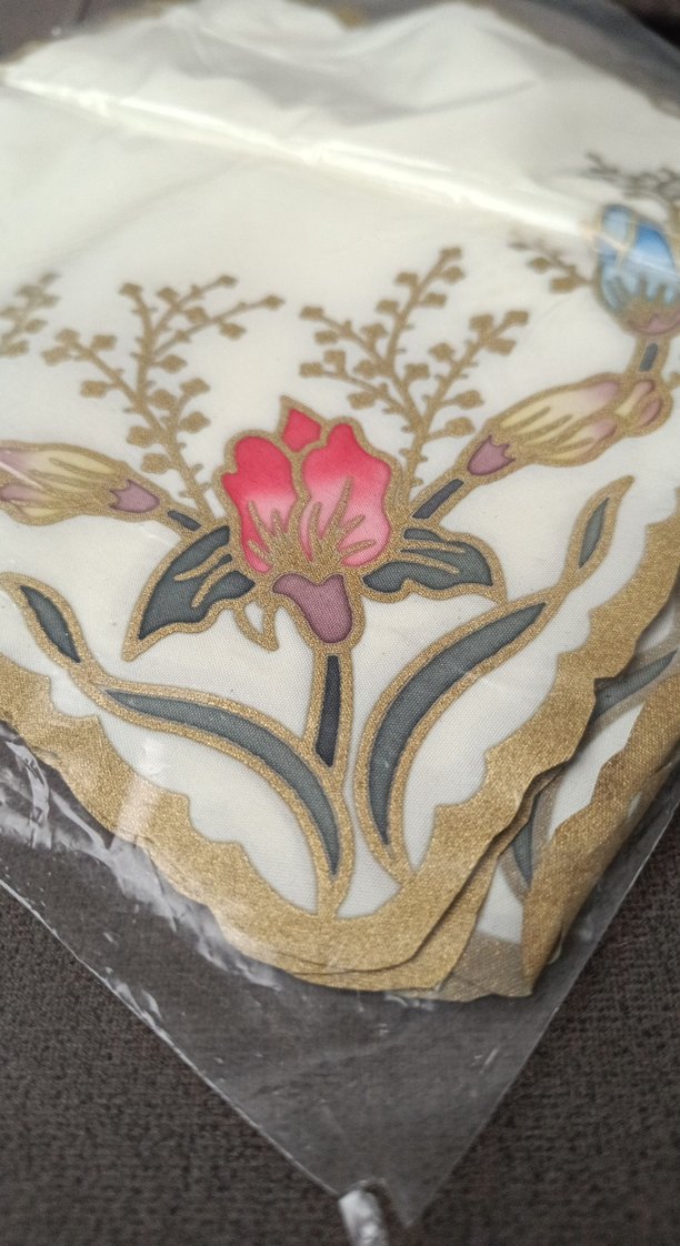 Nakışlı Beyaz Masa Örtüsü - Görsel 5