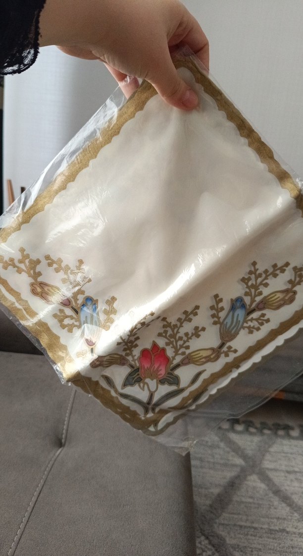 Nakışlı Beyaz Masa Örtüsü - Görsel 3