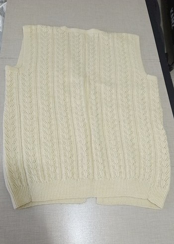 Beyaz V Yaka Örme Kadın Yelek - Görsel 3