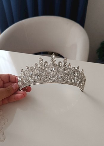 Parlak Beyaz Taşlı Gelin Tacı