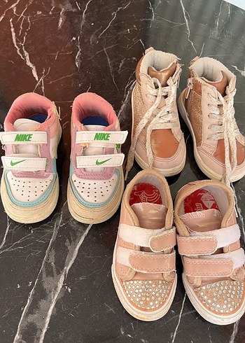 Kız Çocuk Pembe Cırt Cırtlı Sneakers