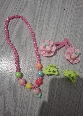 Pembe Pul Detaylı Bohem Çocuk Toka Seti