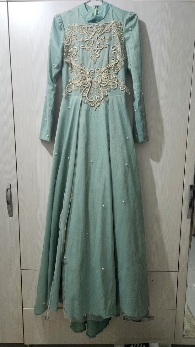 Uzun su yeşili inci detaylı Abiye Elbise - Görsel 2