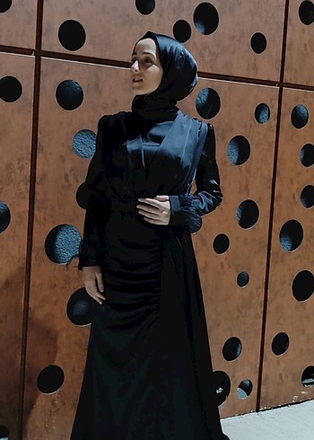 Kuyruklu Siyah Tesettür Abiye Elbise - Görsel 3