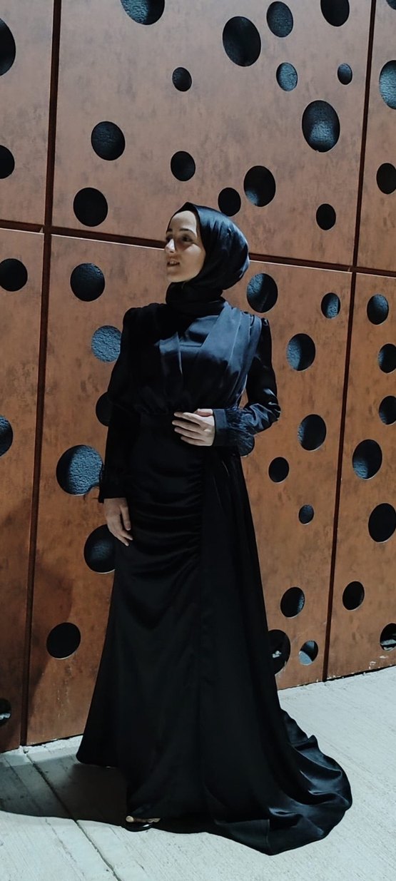 Kuyruklu Siyah Tesettür Abiye Elbise - Görsel 3