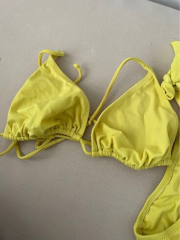 Diğer sarı bikini takımı